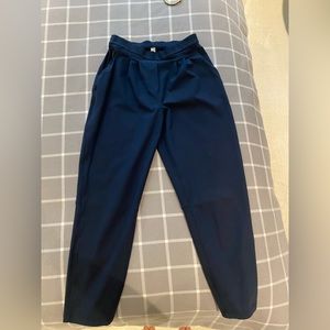 Women’s Cropped Lululemon Pants